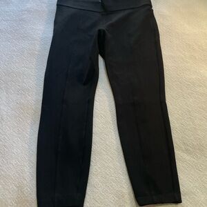 Old Navy Black Stevie Pants size large
Casual and‎ comfy